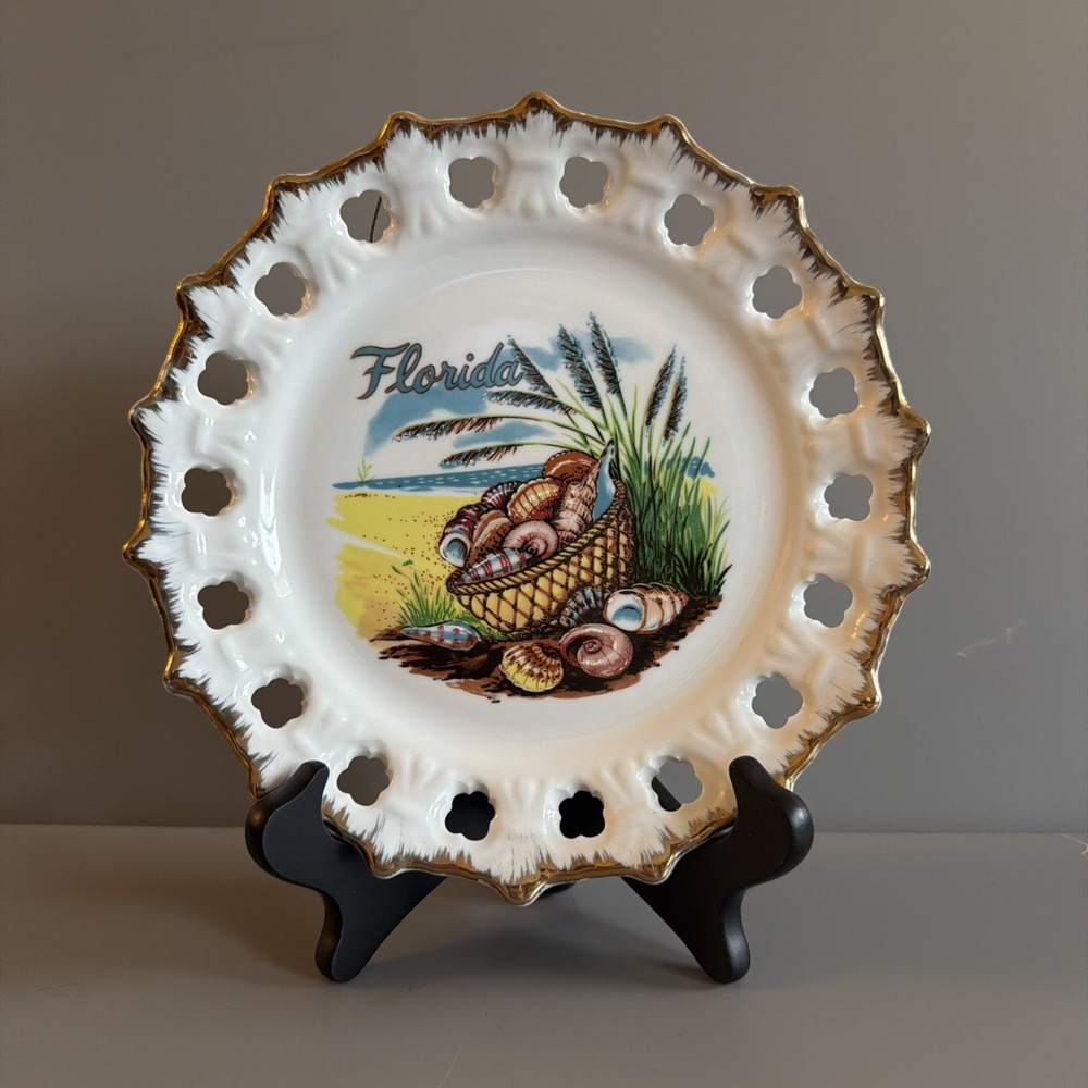 Vintage Florida Sea Shell 8" Souvenir Wall Plate White Lace Edge W/ Gold Trim